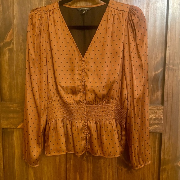 NEW Banana Republic satin peplum top w/ cinched waist M. Rust w/ black dots - Picture 2 of 5